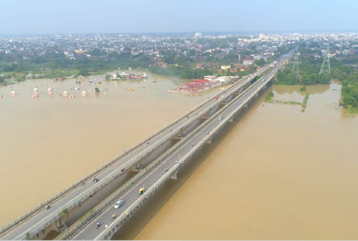 Gorakhpur Flood News: Ghaghra river still flowing above danger mark in Gorakhpur division