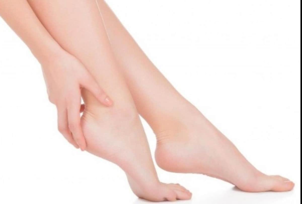 repair crack heels with help of wax and mustard seed oil