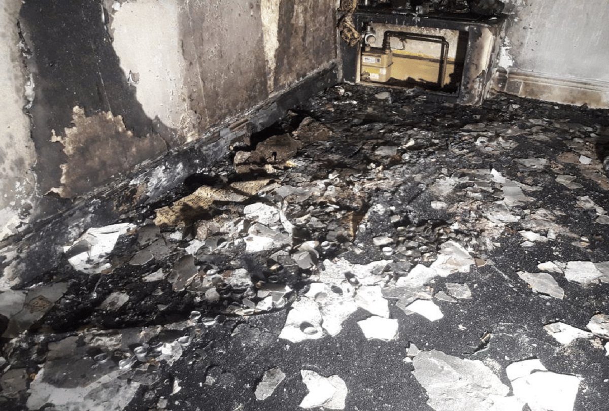 boyfriend lighting candle in house to propose girlfriend but house caught fire