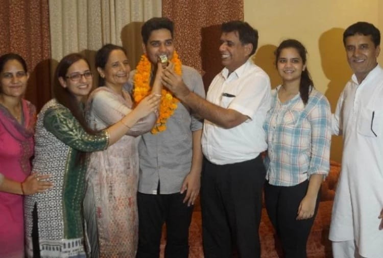 UPSC Result: Civil ServicesTopper Aparajit Formula to Crack IAS Exam