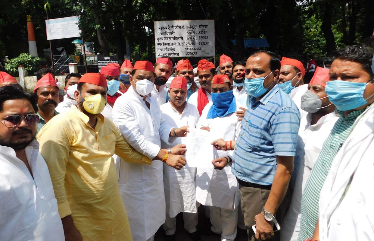 SP submits memorandum for cleaning of Janeshwar Mishra garden