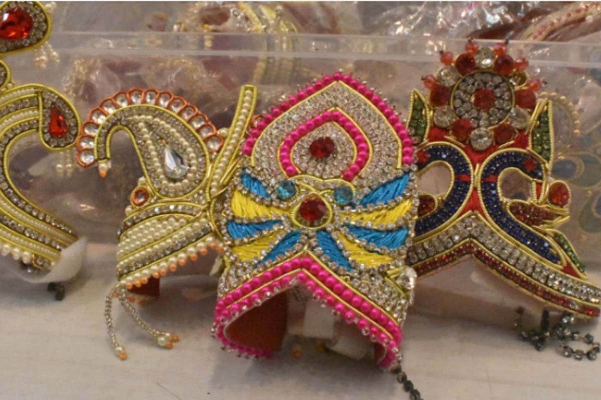 Krishna Janmashtami 2020 in Hindi: Devotees taking Kanha to beauty parlor in Meerut, UP