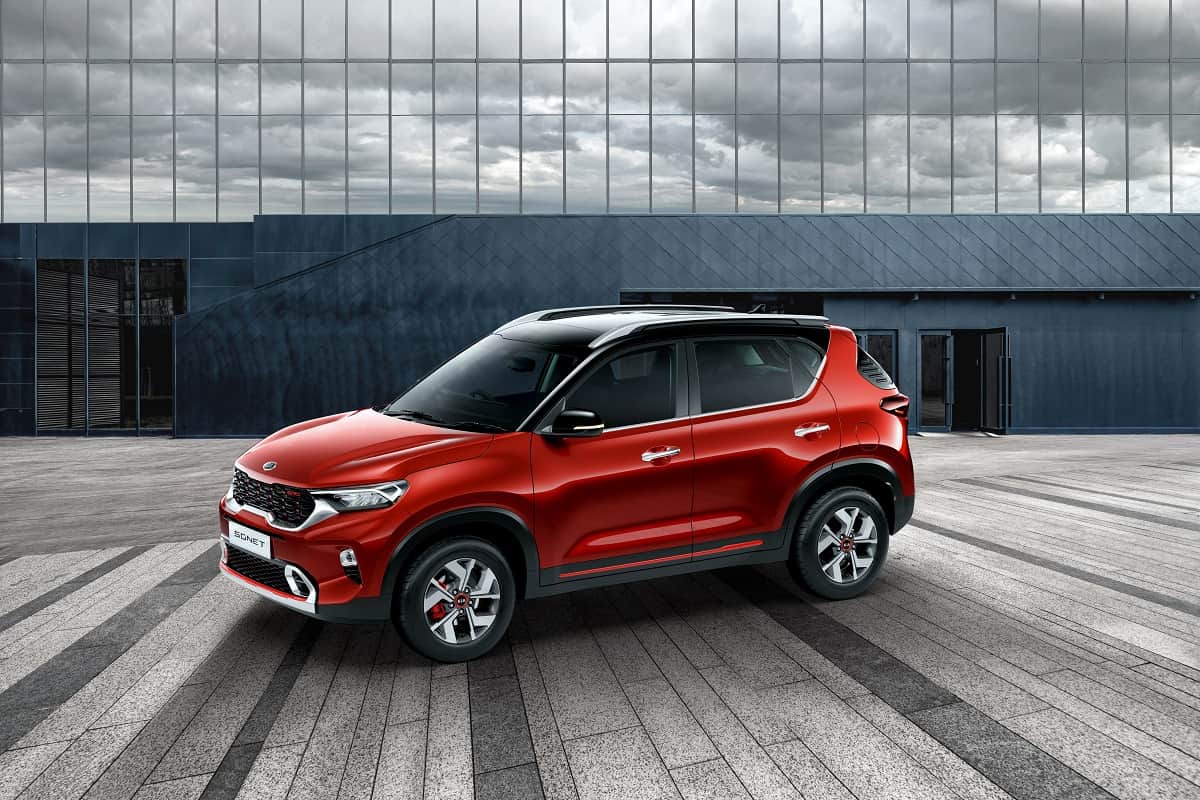 Kia Motors unveiled its made in india sub compact suv kia sonet, know its features