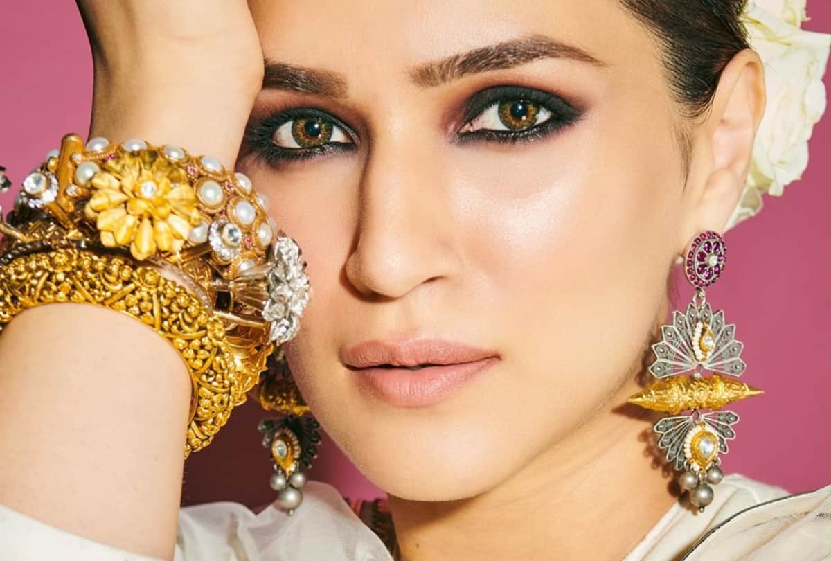 kriti sanon stylish beautiful look photos images wallpaper hd inspiring beauty looks of kriti sanon which you should try