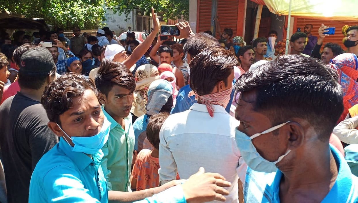 People agitated by putting religious posts, Gheri Kotwali
