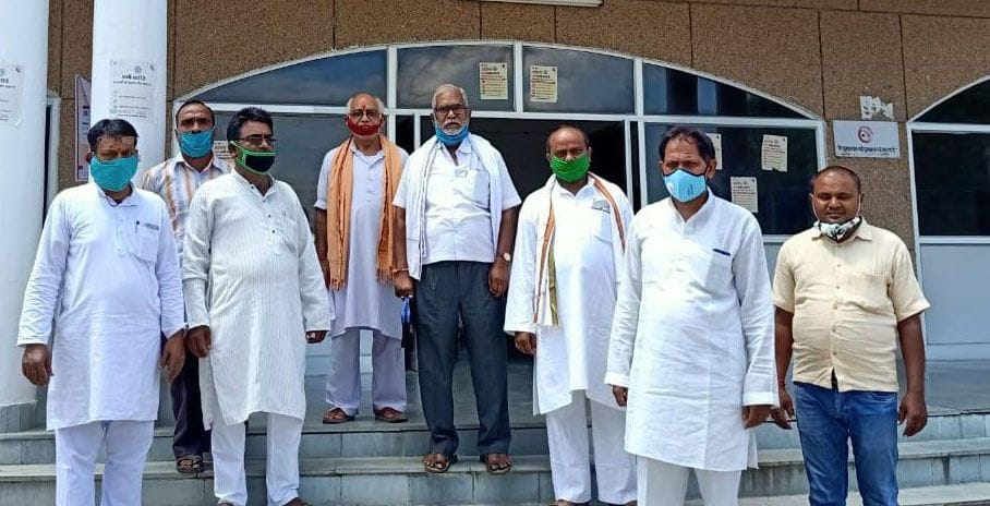 nars kee maut maamale mein agrahari samaaj ne kiya pradarshan