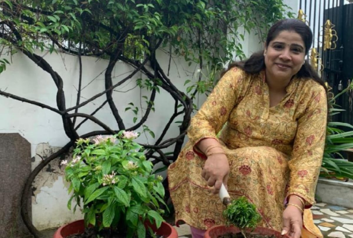 gorakhpur women every occasion of happiness Celebrated by planting saplings