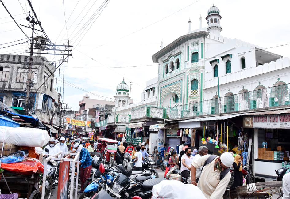 Only five people offered prayers in mosques