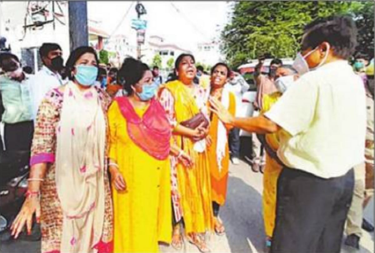 Lucknow murder-suicide case big revealing in post mortem report Injuries on the dead bodies everywhere see photos
