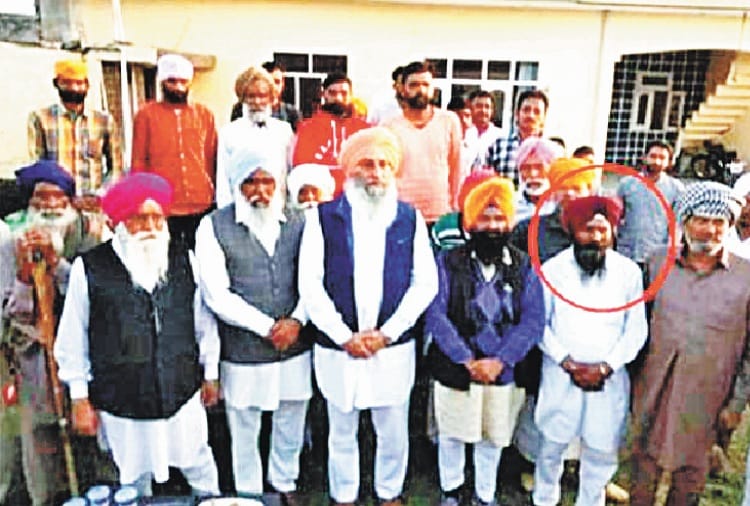 Youth Congress Released Akali Leaders Photo for Poisonous Wine Accused Photo