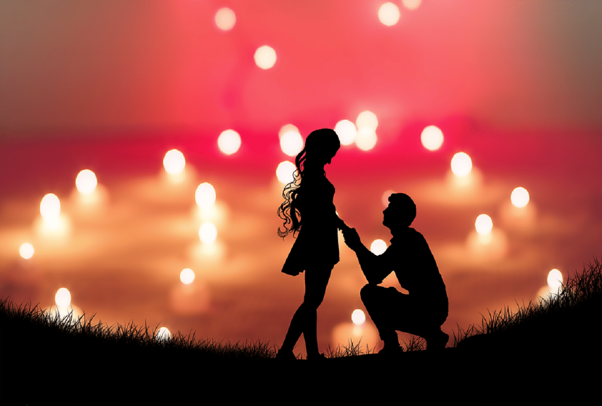 boyfriend lighting candle in house to propose girlfriend but house caught fire