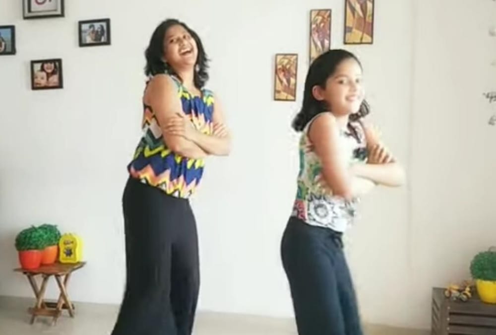 Mother and daughter of Lucknow popular in virtual world.