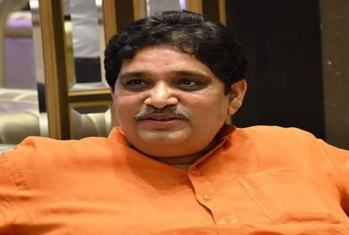 BJP workers protest at indirapuram police station against candidature of MLA Sunil Sharma
