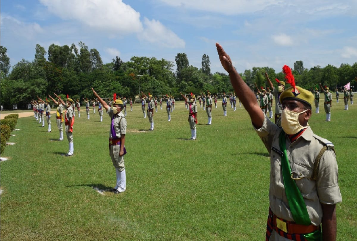 264 warriors of Crime and Criminal Tracking Network join UP police see the passing out parade in pictures