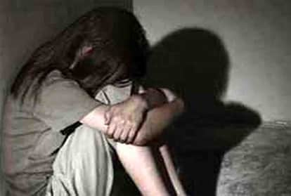 Father misdeed with minor daughter in ghatampur