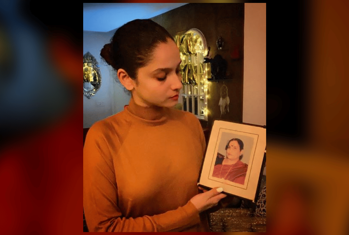 Sushant Singh Rajput death case Ankita Lokhande shared a post late actor mother photo his sister Shweta Singh Kirti dropped in a comment showering love and support