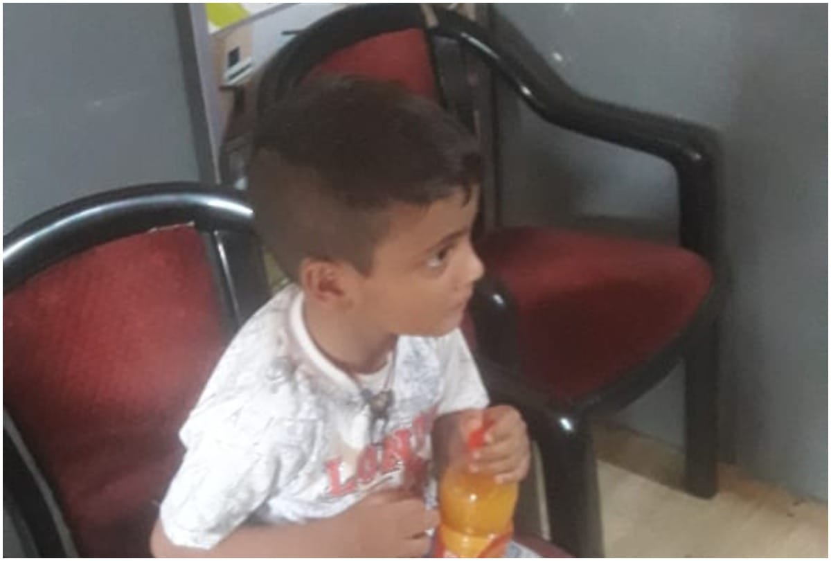 kidnapper ran away leaving kidnapped child dhruv in Delhi roadways bus