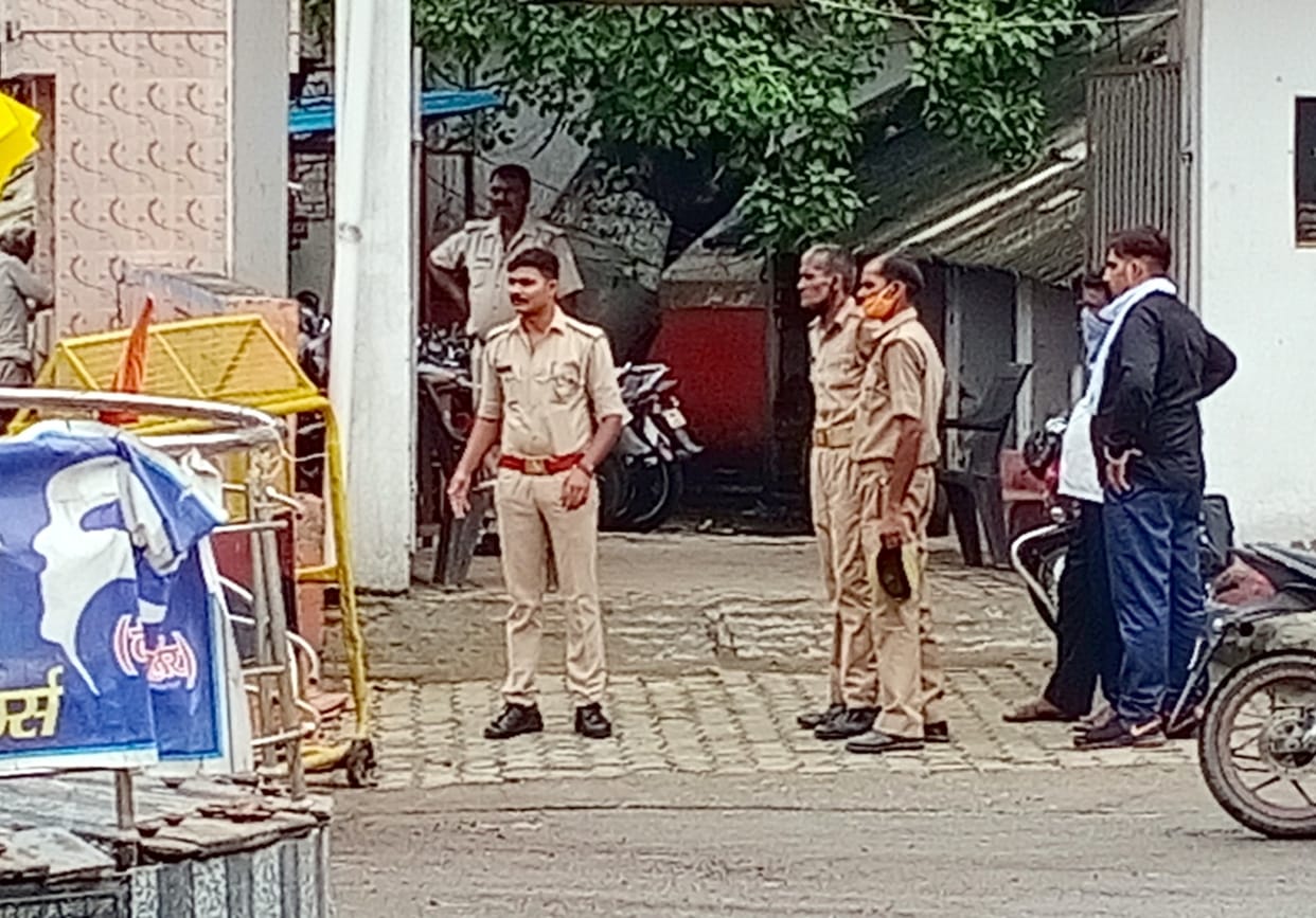 Sir Neither putting masks on your own, nor asking others to apply