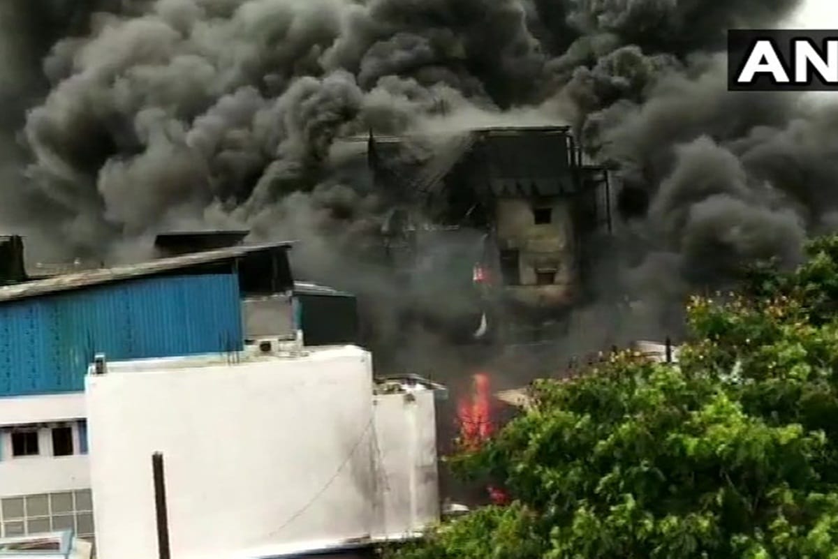 Valsad huge fire broke out in biochemical company in Valsad, fire brigade rushed to spot
