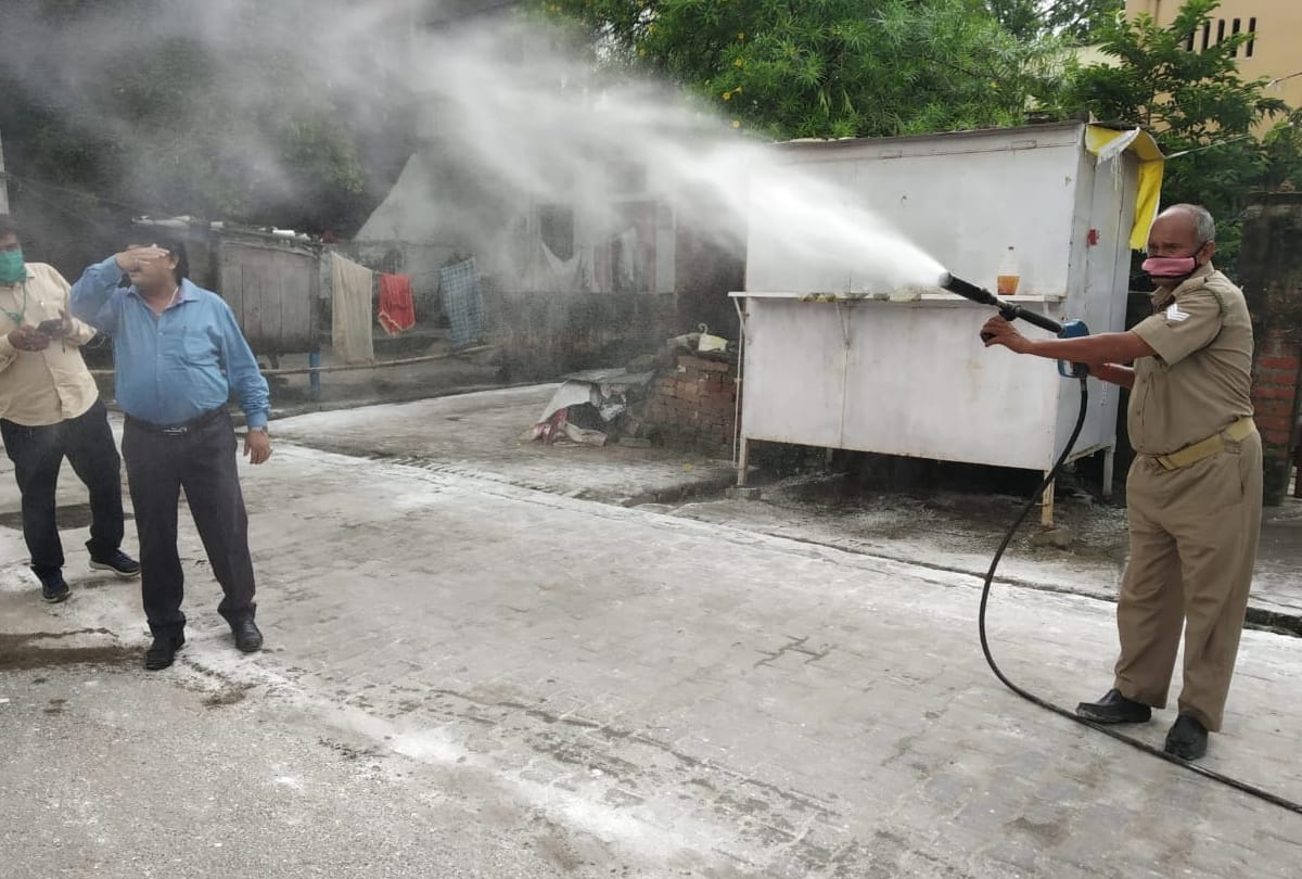 Not only building and market roads in Gorakhpur sanitation was done