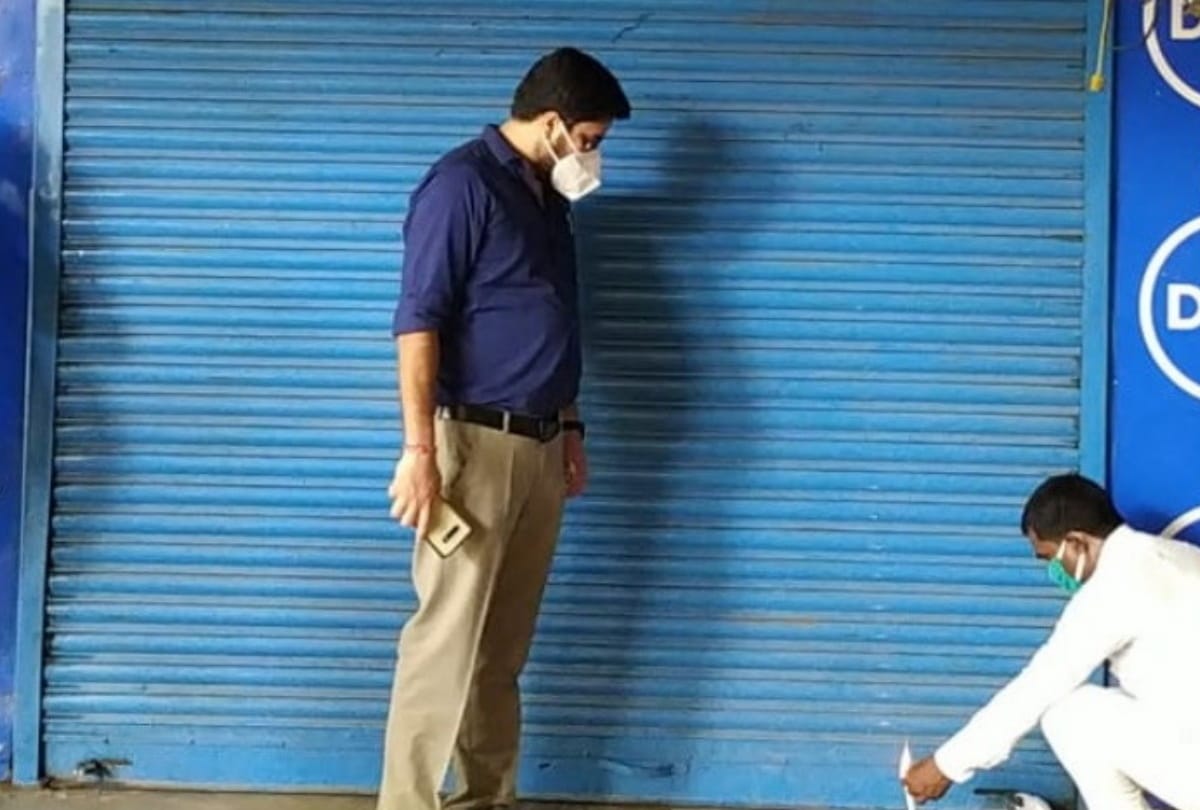 many Corona positive patient opened shop in gorakhpur five shops sealed