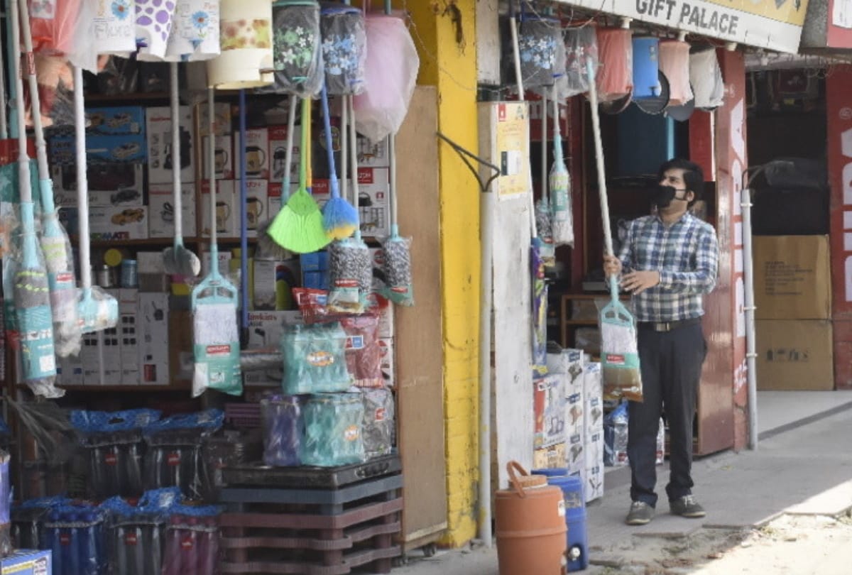 many Corona positive patient opened shop in gorakhpur five shops sealed