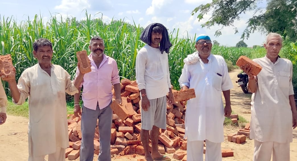 Demonstration against poor construction