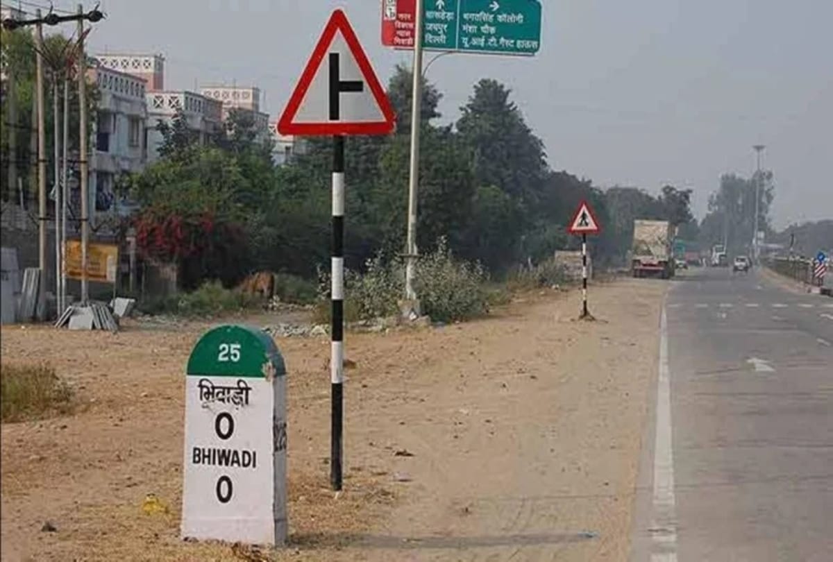 roadside milestone importance significance in india why do indian roads have coloured milestone