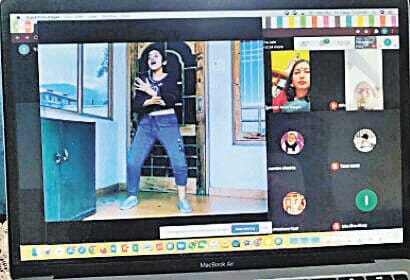 Online dance competition in PU .. Mridula Mahajan of Law Department wins