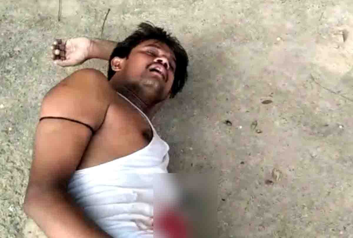 young man reached the police station with a knife in his stomach