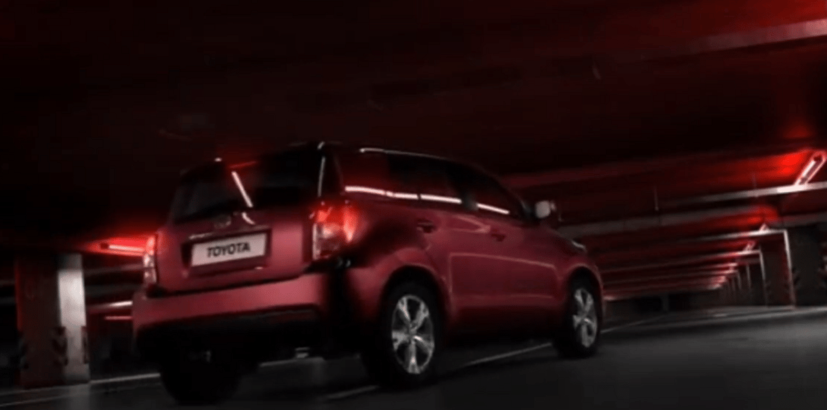 Upcoming subcompact SUV Toyota Urban cruiser vs Maruti Suzuki vitara brezza features, engine and Mileage comparison