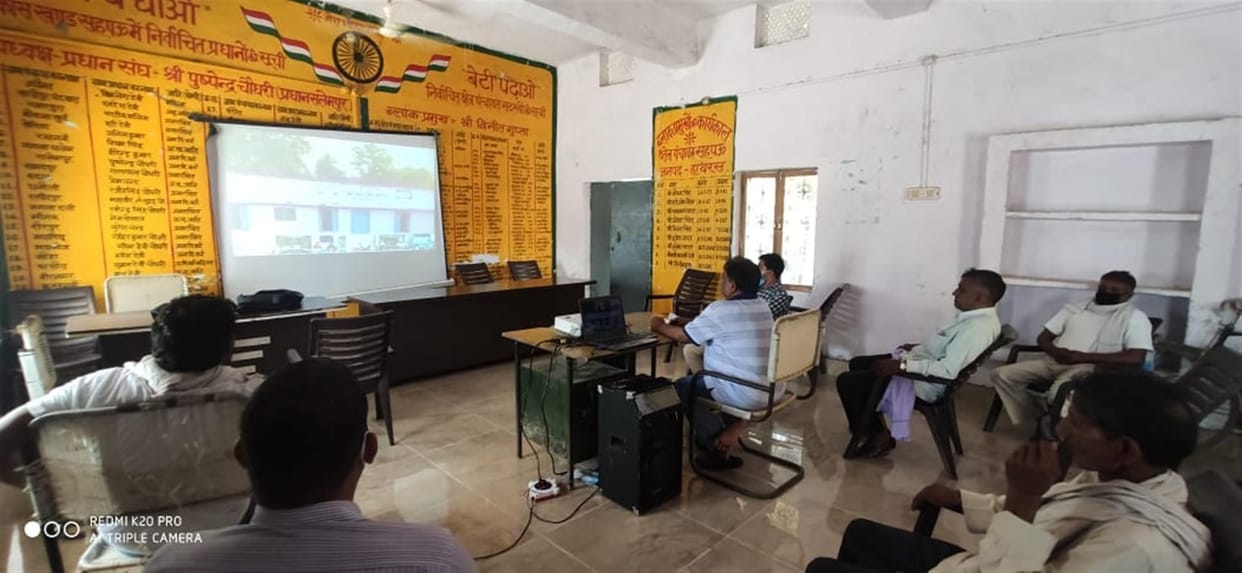 Hathras: Union Minister gave the mantra of development to the panchayat workers through VC