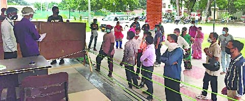 Chaos persists: Three hundred beds did not sweep in the hospital on Saturday