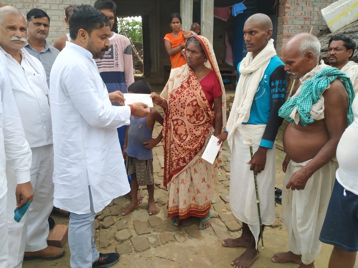 The family members of the dead were molested in a boat accident