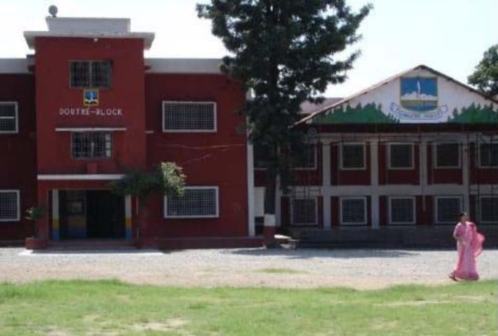 corona virus pandemic effect on education sector over 1000 schools are up for the sale