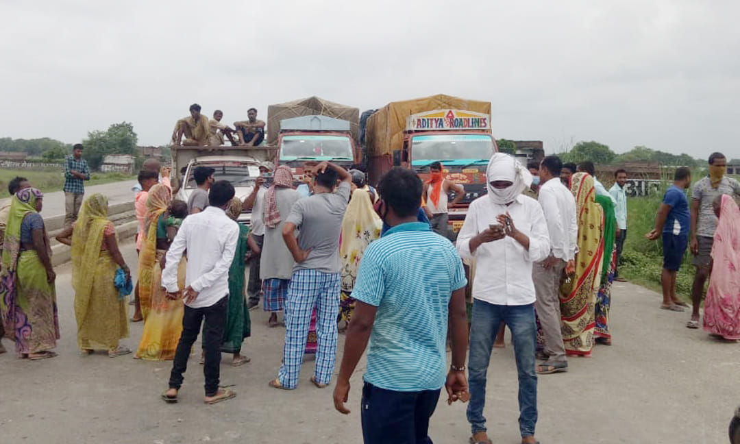 Road blockade in protest against destruction of township