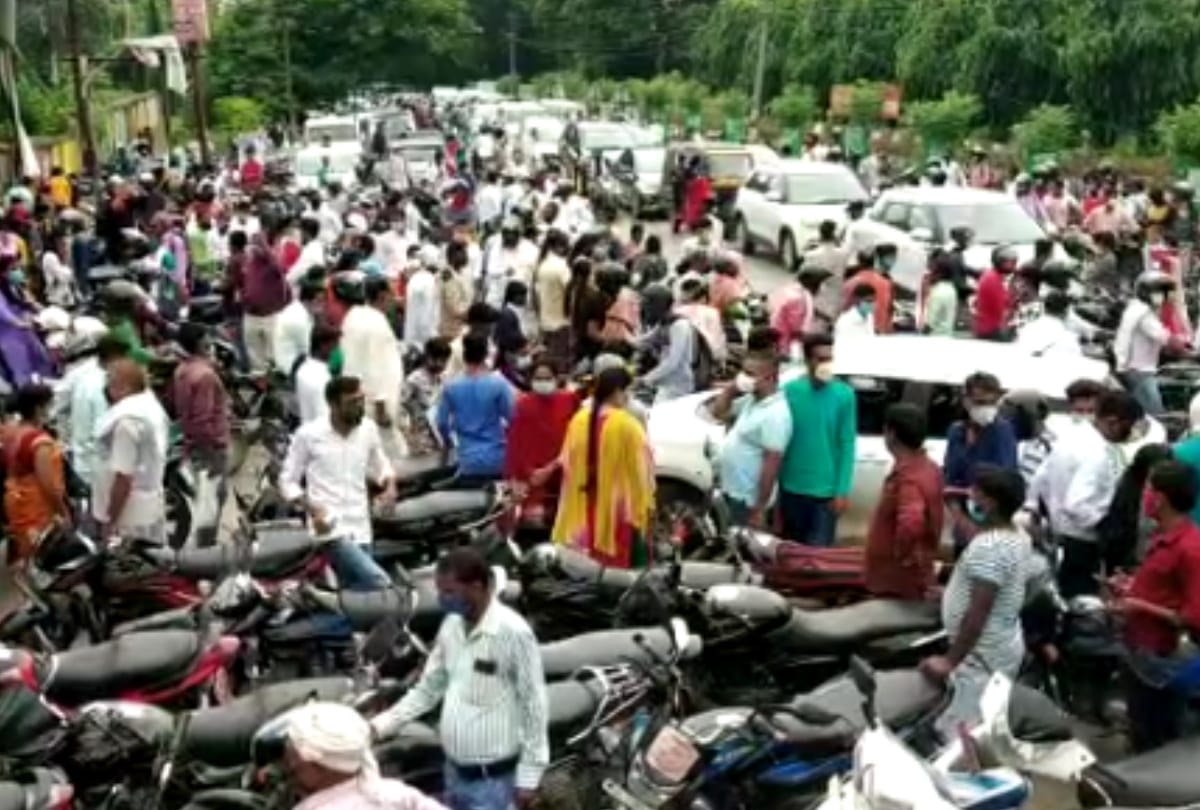 BEd Joint Entrance Examination 2020 social ditancing breack in B.ed exam at gorakhpur latest update
