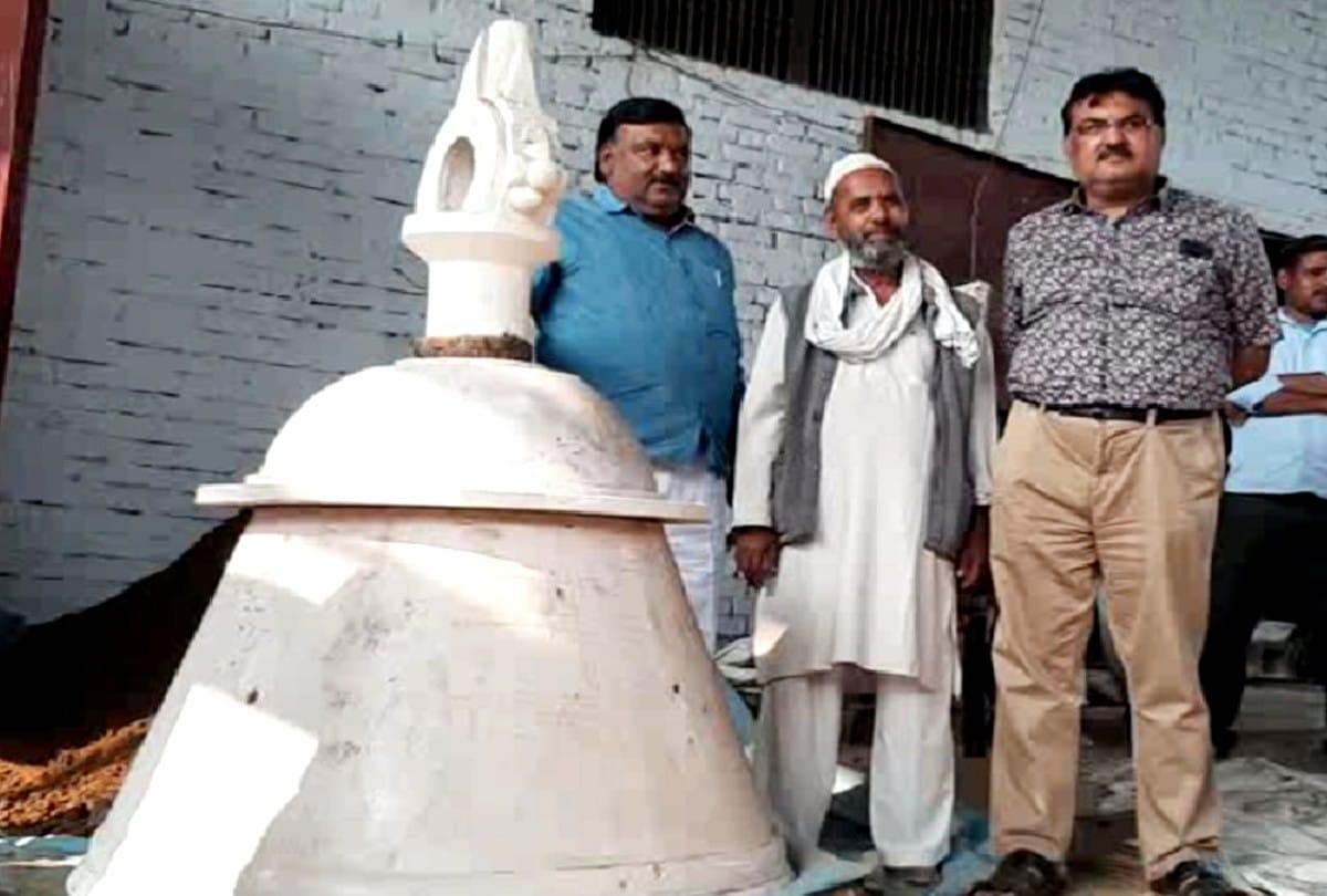 Hindu Muslim artisans made 21 tonne bell for Ram Mandir Ayodhya In Jalesar Utter Pradesh