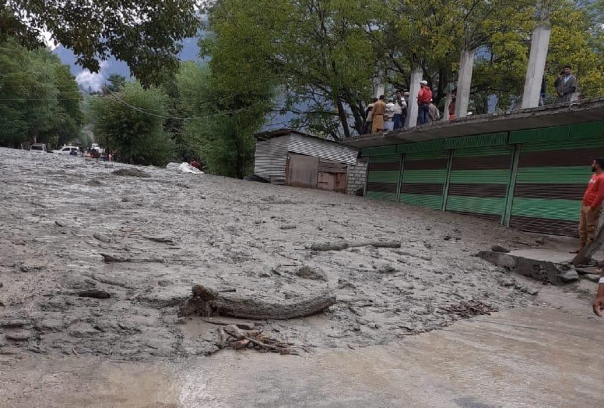 One person was killed and 5 others were injured in cloud burst in Brenpatri area of Tral in Pulwama