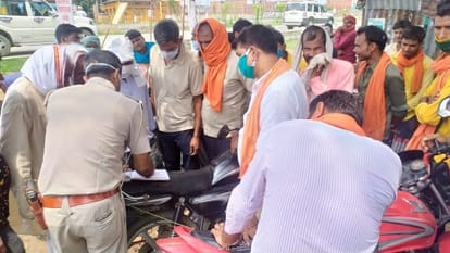 Two people died three injured during collided bolero by truck on highway in chandauli going bihar from varanasi