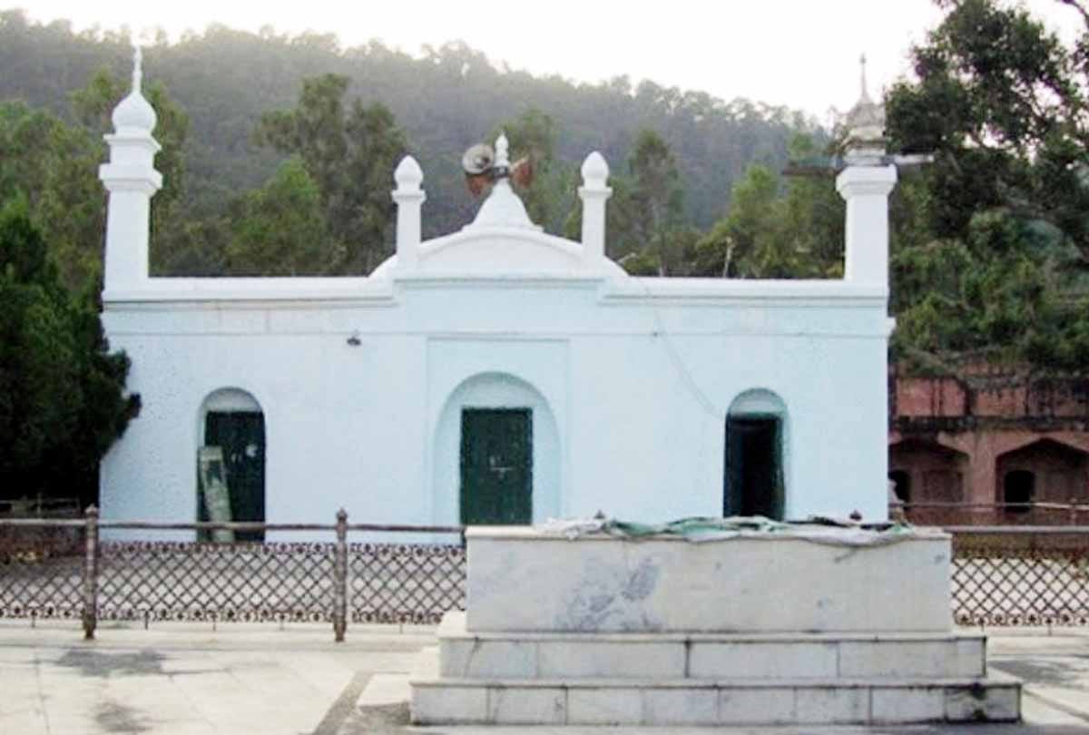 Jammu and Kashmir where Jahangir's intestines are buried, while rest of body is buried in Lahore pakistan