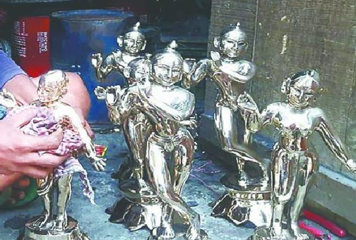 Muslims making sculptures of lord krishna in mathura