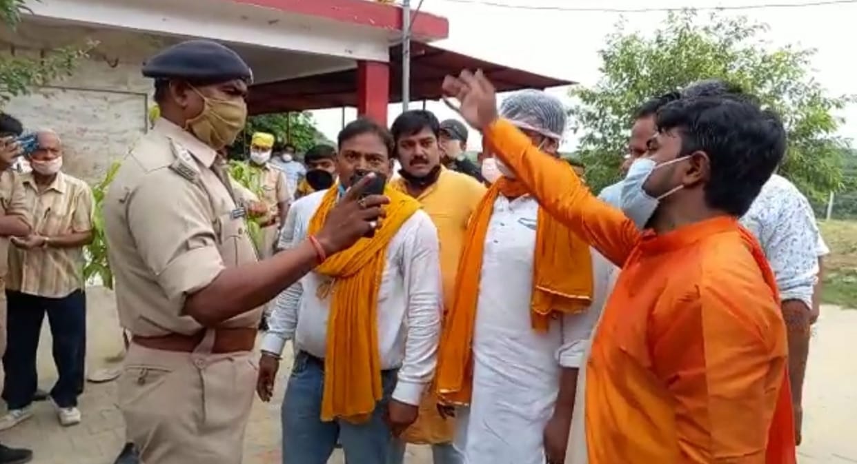 hindu, jagran, manch, hungama, police, hanuman chalisa, orgnaiged, firozabad