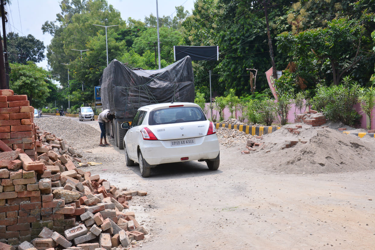 People are struggling with pits on Circular Road