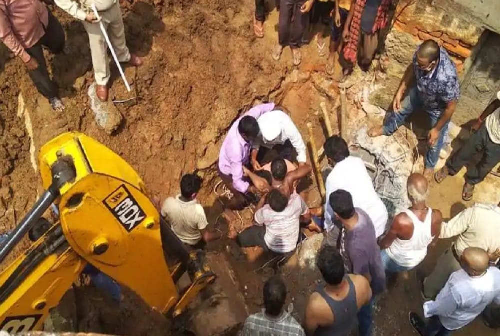 6 die after inhaling toxic gas inside septic tank in Jharkhands Deoghar