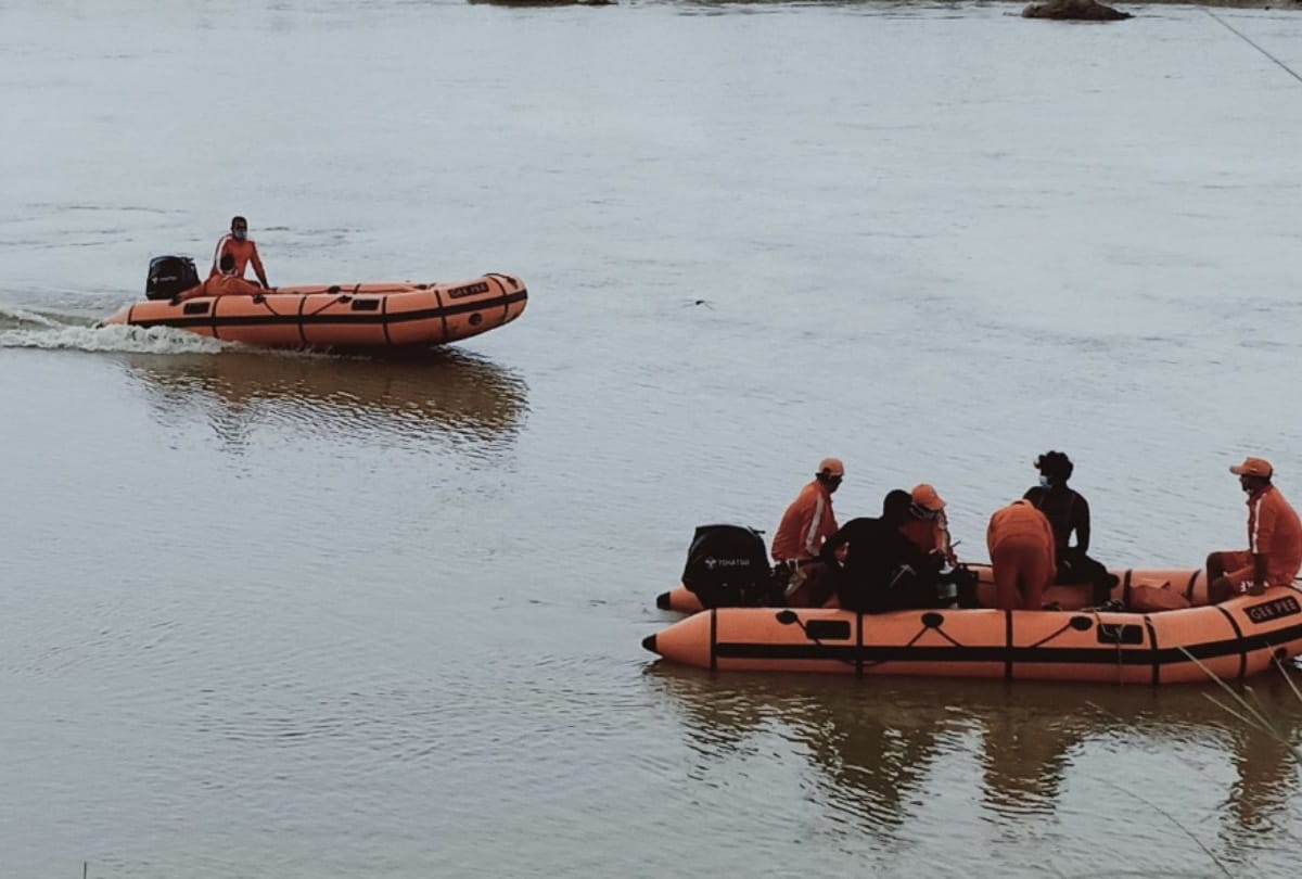 Woman immersed in saving drowned mother-daughter at siddharthnagar
