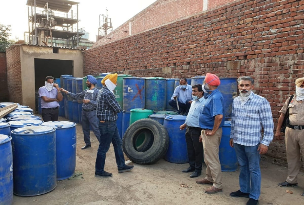 Crack down on the illicit liquor trading and smuggling in Punjab raid in mohali