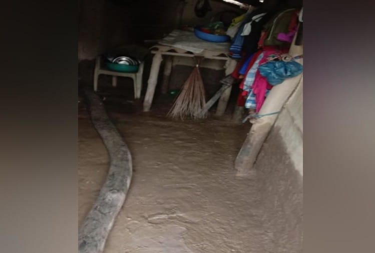 उत्तराखंडसितारगंज में आई बाढ़, उफनाई बैगुल नदी का पानी 250 घरों में