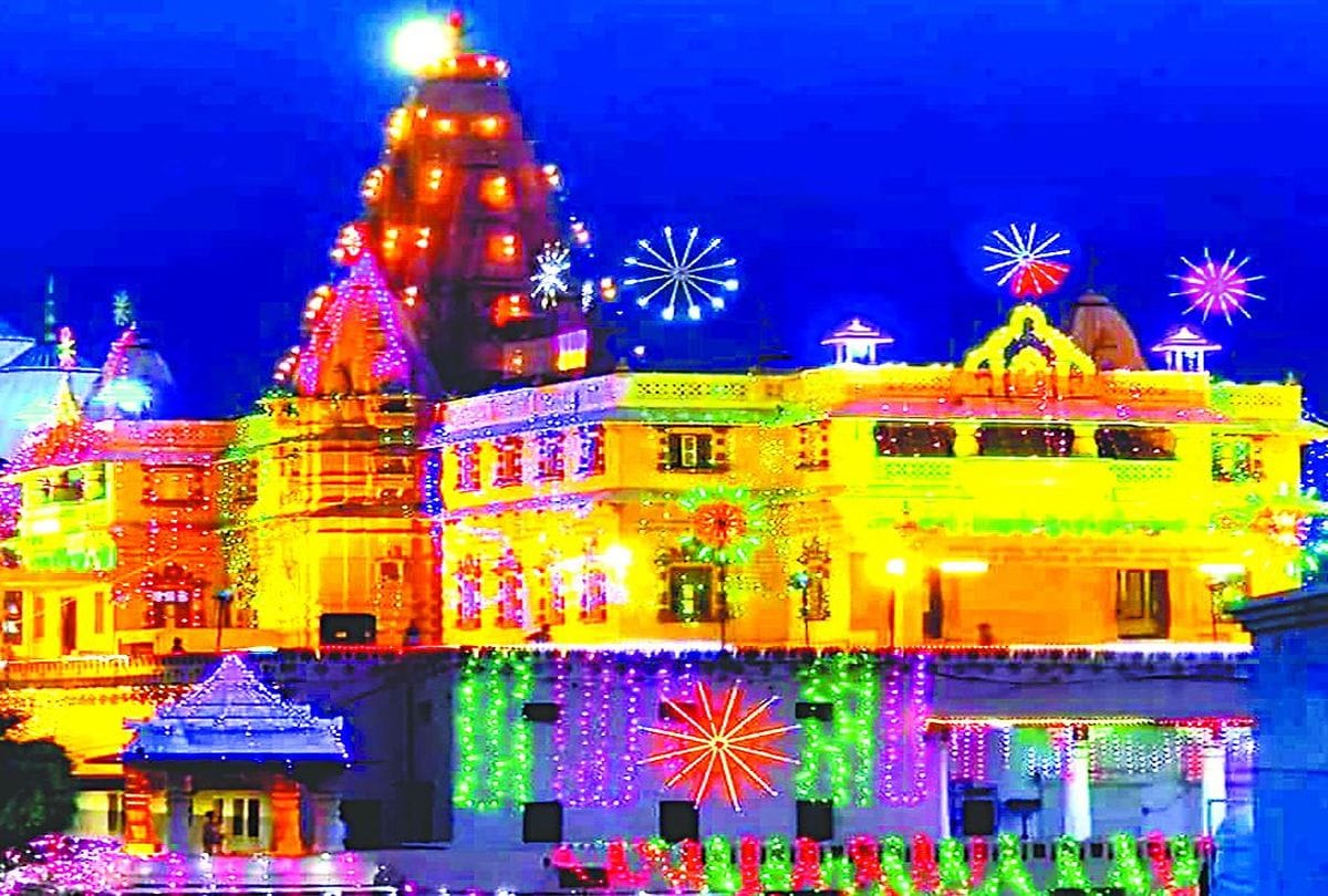 Muslim Workres Perpaired Krishana Mukut For Janmashtami Shri Krishna Janmasthan Mandir