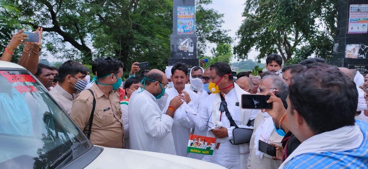 Congress state president ajay kumar lallu visit purvanchal district affected by flood in mau azamgarh